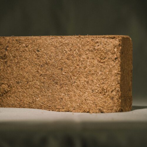 Organic coconut bricks (coco coir)